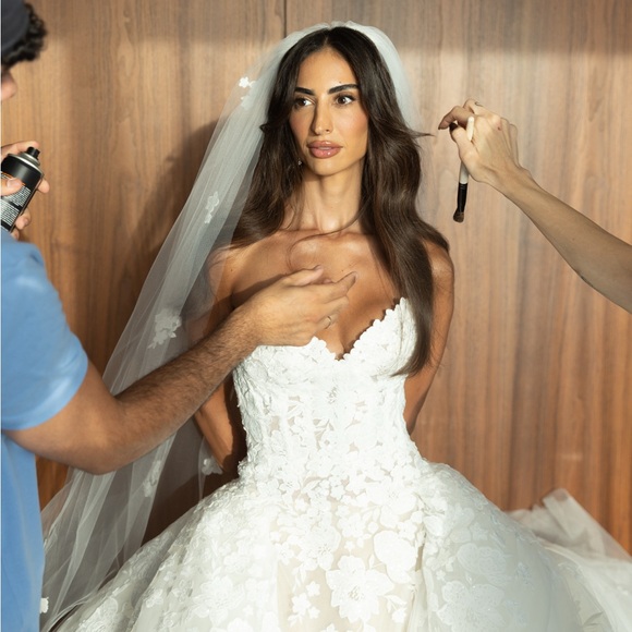 One of a Kind Zuhair Murad Wedding Dress - Picture 6 of 8